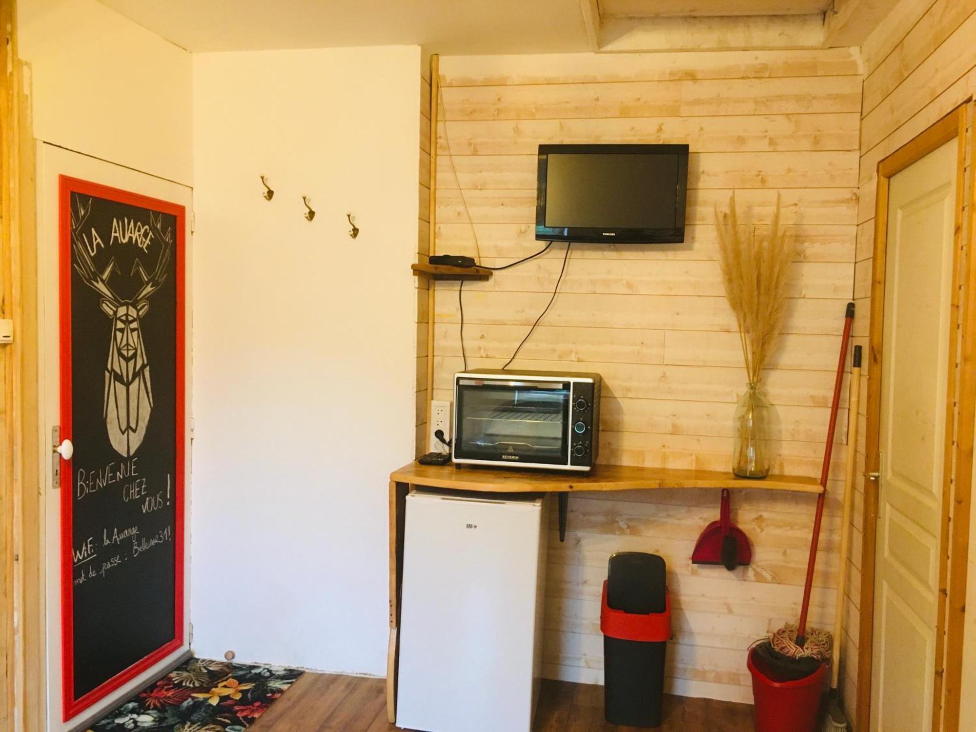 La Auarje: Appartement Avec Jardin & Terrasse Cierp Exterior foto